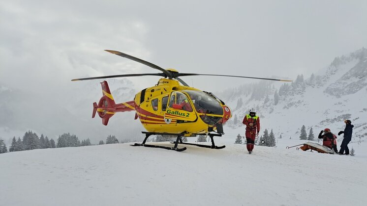 Helicopter Rescue in a Skiarea in Austria