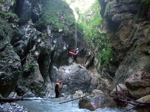 Canyoning Rescue - 09_02_Bergung_aus_Schlucht